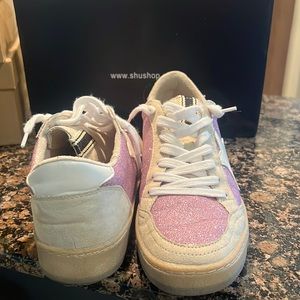 Women’s size 8 sneakers